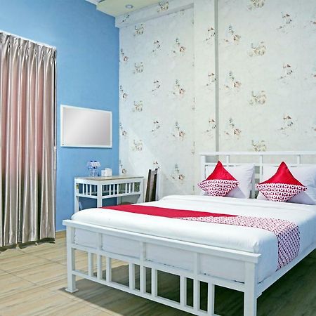 Oyo 1386 Hotel Grand Gabelo Bukittinggi Exteriér fotografie